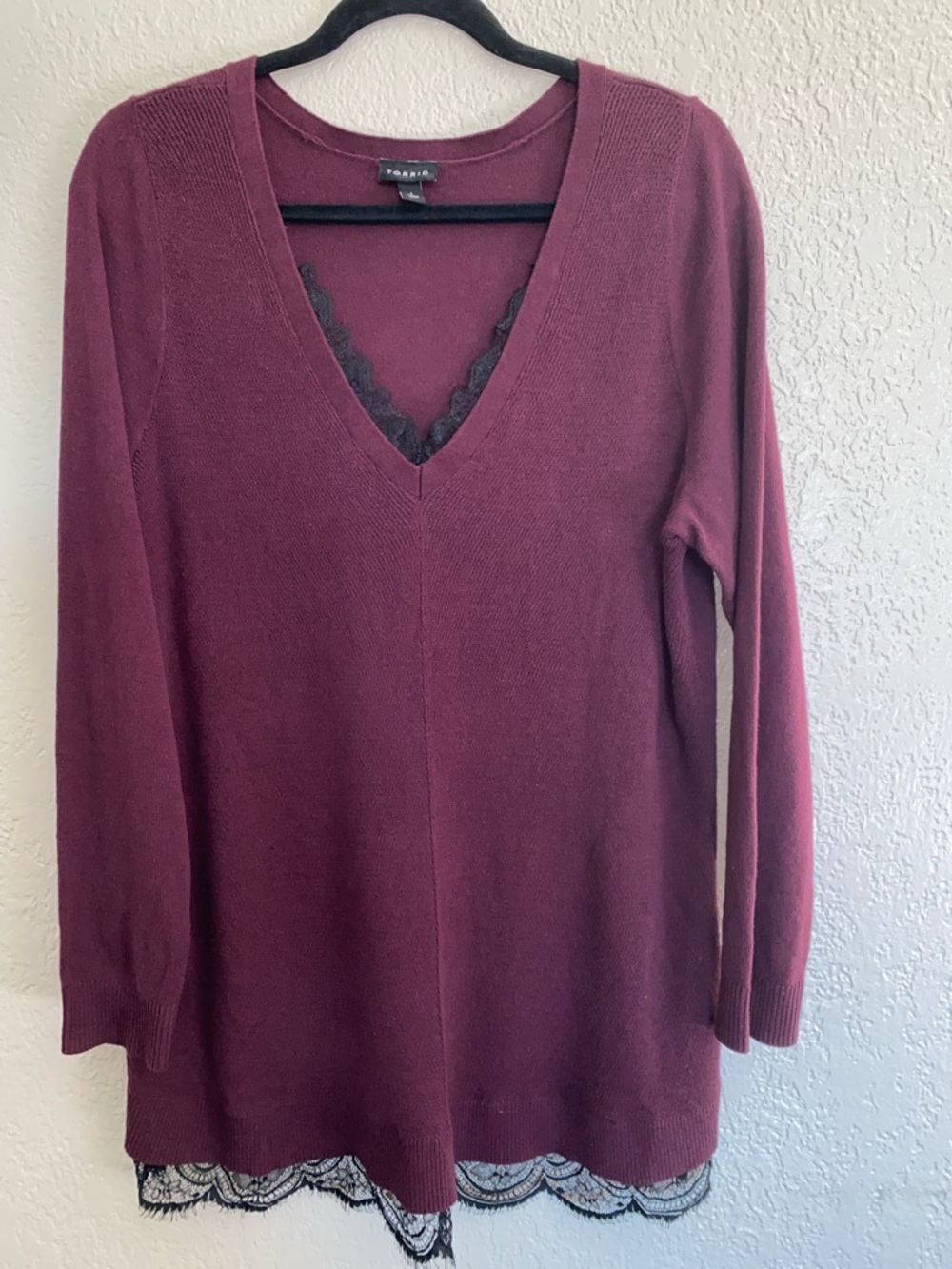 #T369 - Torrid Burgundy Wine color V-Neck Sweater with Black Lace Trim - 1X